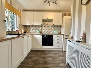 Kitchen- click for photo gallery